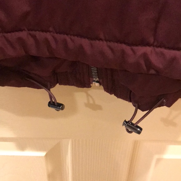 ELIE TAHARI BURGUNDY LIGHT WEIGHT COAT XS - Picture 8 of 8